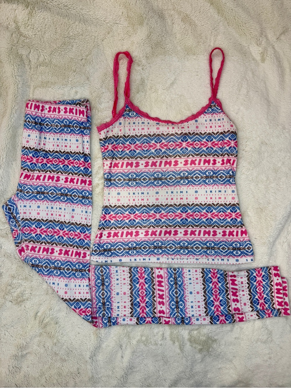 SKIMS Logo Plush Pointelle Fair Isle Cami & Leggings Set Pink Blue – S/XS